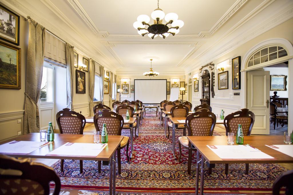 Palac Tlokinia Kaliszki Εξωτερικό φωτογραφία