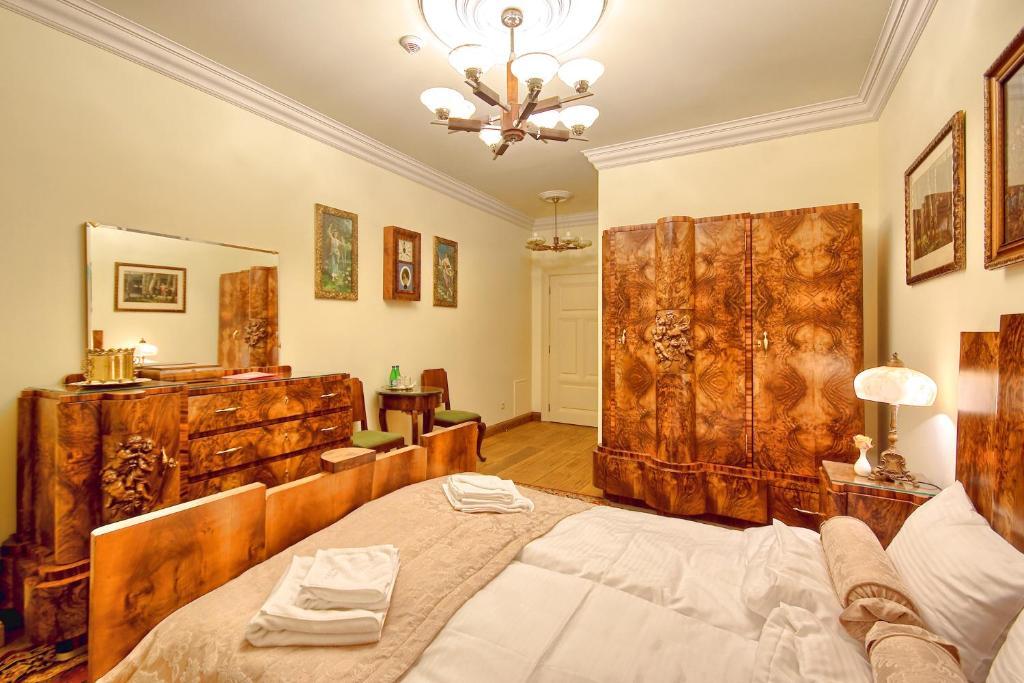 Palac Tlokinia Kaliszki Δωμάτιο φωτογραφία